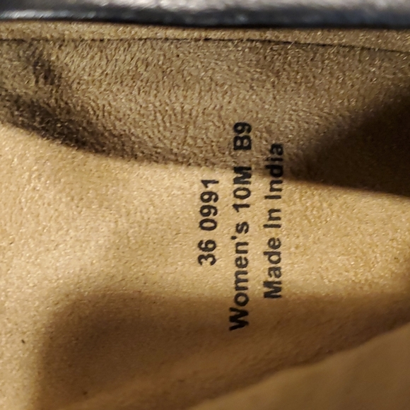 Beautiful suede waterproof booties with double zipper and leather strap detail - Picture 10 of 10